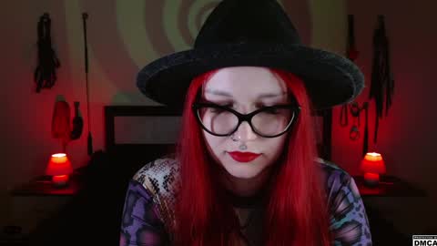 Snapshot of amanita__pantherina chatting on January 15, 12:04 pm Goddess Amanita online show from January 15, 12:04 pm