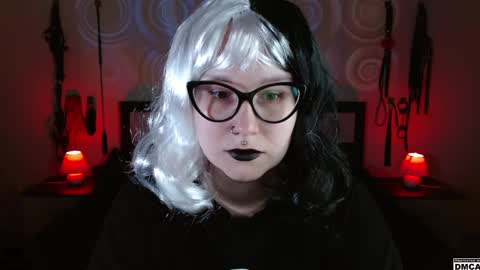 Snapshot of amanita__pantherina chatting on December 5, 7:38 am Goddess Amanita online show from December 5, 7:38 am