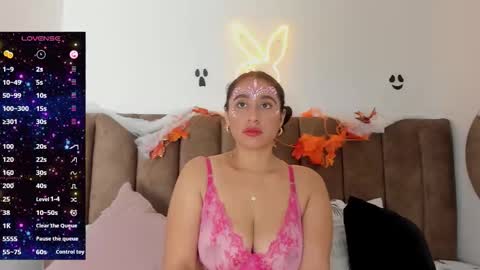 amara18_ online show from October 27, 11:43 pm