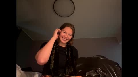 Amara Elise online show from January 25, 4:31 pm
