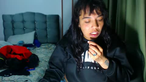 Amara Julia online show from January 14, 3:33 am