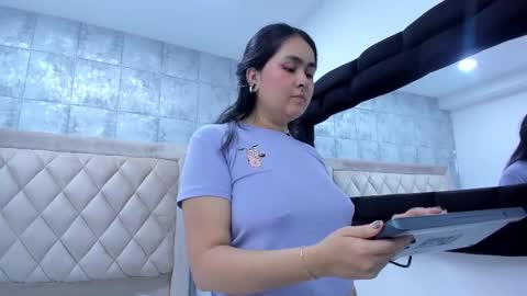 Amara Wolf online show from November 10, 9:21 pm