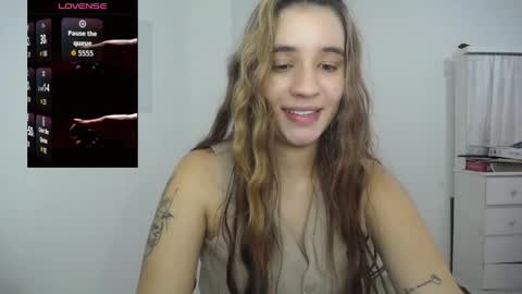 Snapshot of ambar_lynn chatting on October 16, 7:05 pm mbar online show from October 16, 7:05 pm