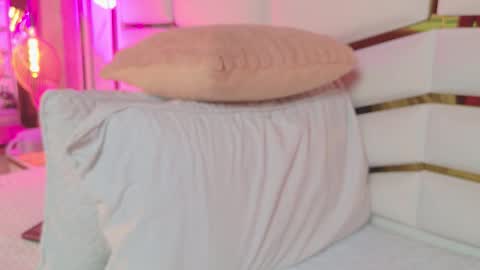 Julieta  online show from November 16, 12:05 pm