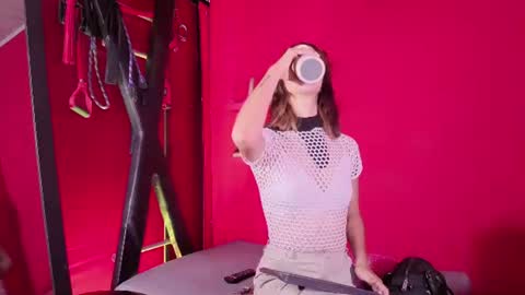 ambar_roux1 online show from December 4, 11:38 pm