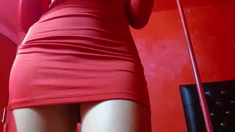 ambar_roux1 online show from March 10, 2:26 pm