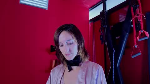 ambar_roux1 online show from October 17, 6:00 pm