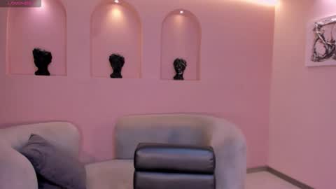 ambarowens online show from December 23, 4:49 am