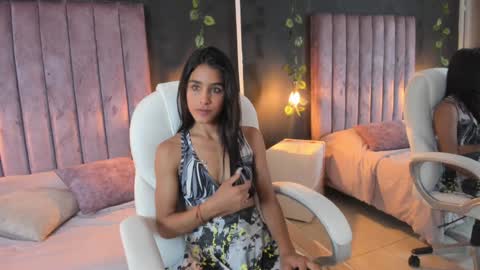 Snapshot of ambeer_rousess chatting on December 14, 7:46 pm Amber online show from December 14, 7:46 pm