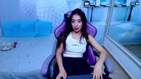 ambel_rose online show from May 15, 7:55 am