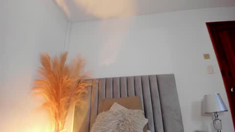 Snapshot of amber__davis chatting on December 2, 6:19 pm Amber Davis online show from December 2, 6:19 pm