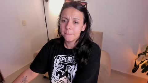 Snapshot of amber__davis chatting on October 15, 10:23 pm Amber Davis online show from October 15, 10:23 pm