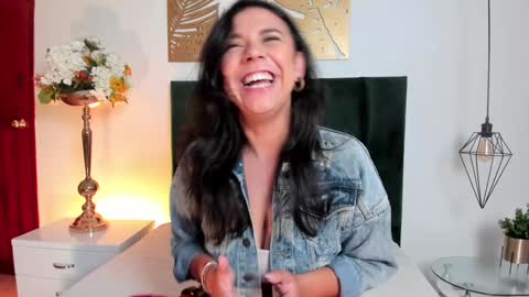 Snapshot of amber__davis chatting on February 6, 6:24 pm Amber Davis online show from February 6, 6:24 pm