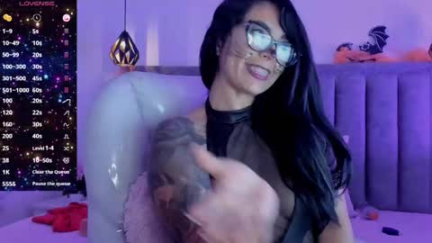 Michell  online show from October 31, 3:27 pm