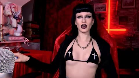 DEMONESS AMBER 666 online show from January 11, 5:34 am