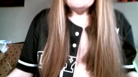 Amberglo Anderson online show from May 13, 3:40 pm
