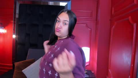 Amber Hanks online show from May 18, 11:49 am