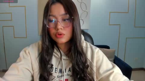 Snapshot of amberlewis_ chatting on March 12, 3:02 am Amber online show from March 12, 3:02 am