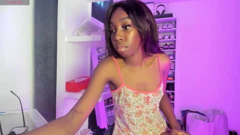 Amber online show from February 4, 3:26 pm