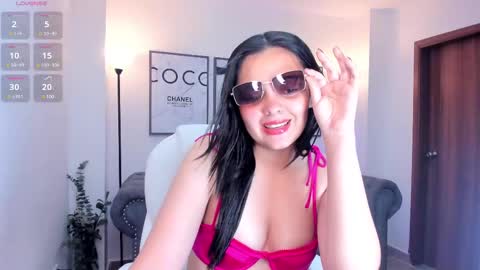 Snapshot of amelia_cheerry chatting on March 6, 11:36 am amelia online show from March 6, 11:36 am