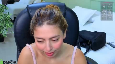 AMELIA online show from September 18, 7:56 pm