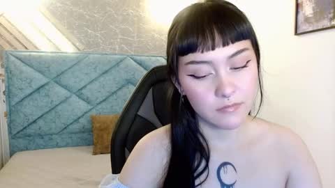 Snapshot of amelia_fry chatting on February 22, 4:18 am amelia_fry online show from February 22, 4:18 am