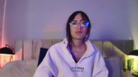 lia online show from October 18, 1:36 pm