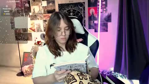 Snapshot of ameliameadd chatting on October 4, 8:20 am Amelia online show from October 4, 8:20 am