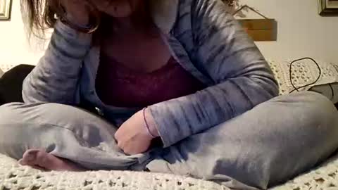 Snapshot of amileamariestar chatting on December 15, 1:43 pm amileamariestar online show from December 15, 1:43 pm