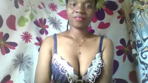 aminah01 online show from February 19, 8:36 am