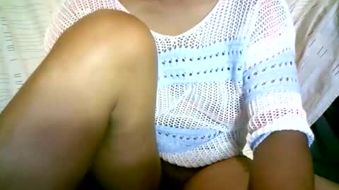 aminah01 online show from January 6, 5:55 am