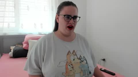 Amira Vyxen online show from April 17, 7:10 am