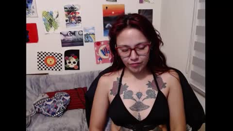 Snapshot of ammysweetx chatting on March 1, 1:22 am yisel online show from March 1, 1:22 am