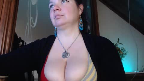 amorelara online show from March 2, 8:16 am