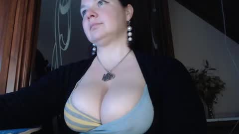 amorelara online show from January 31, 2:28 pm