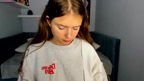 Snapshot of amy__wood chatting on December 6, 11:46 pm AmyGMT 2 Mon-Sun 0300am-0900am online show from December 6, 11:46 pm