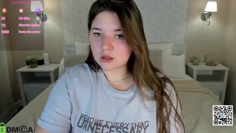 Snapshot of amy__wood chatting on October 12, 6:49 am AmyGMT 2 Mon-Sun 0300am-0900am online show from October 12, 6:49 am