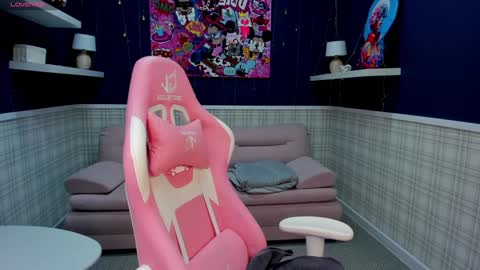 Snapshot of amy__wood chatting on January 18, 12:46 am AmyGMT 2 Mon-Sun 0300am-0900am online show from January 18, 12:46 am