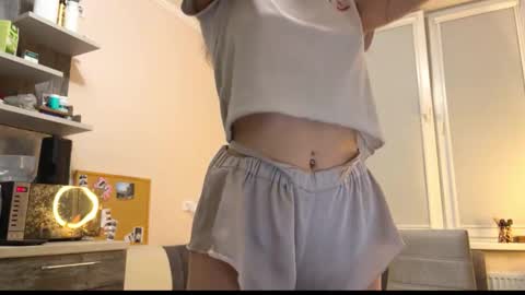 Amy Chill online show from February 7, 6:45 pm