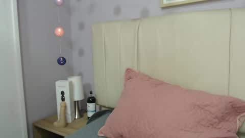 Snapshot of amy_le chatting on February 20, 1:30 pm Amy online show from February 20, 1:30 pm