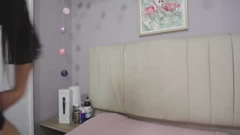 Snapshot of amy_le chatting on December 13, 1:44 pm Amy online show from December 13, 1:44 pm