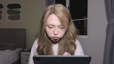 girl next door named Amy online show from November 26, 3:46 pm