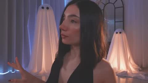 Amy Armstrong online show from October 21, 2:32 pm