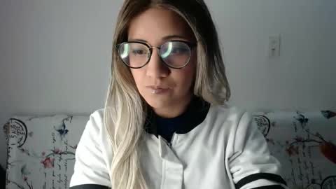 amycosplay99 online show from January 19, 5:58 am