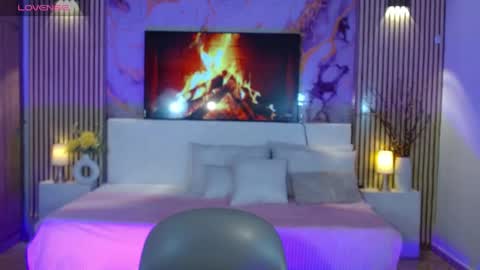 amyjohnsonn online show from May 13, 6:19 am