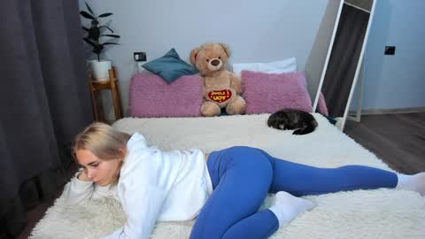 amymilson online show from December 14, 3:25 pm