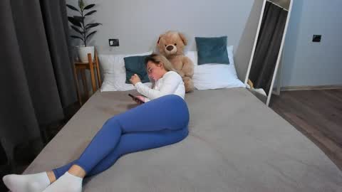 amymilson online show from December 6, 3:44 pm