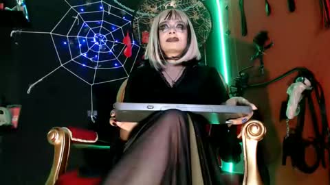 Amy Wong Grey online show from October 26, 11:00 pm