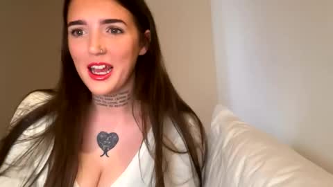 Amyyyoxxo online show from February 20, 8:39 am