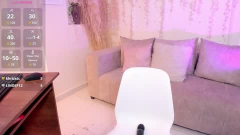 Snapshot of ana_ev chatting on October 15, 6:38 am Ana online show from October 15, 6:38 am